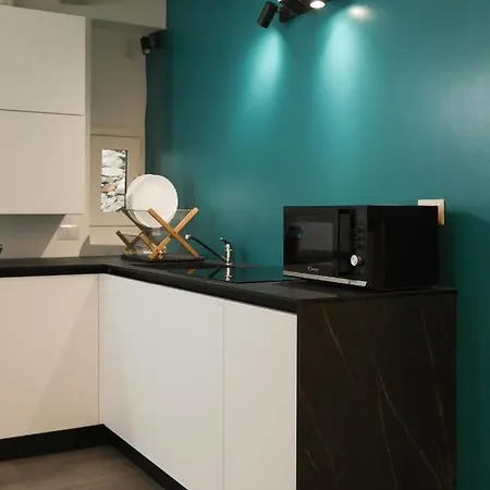 Blue Sapphire Cozy Flat In Center Of City 科莫