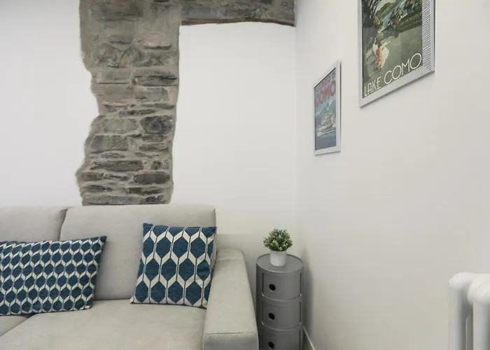 Blue Sapphire Cozy Flat In Center Of City