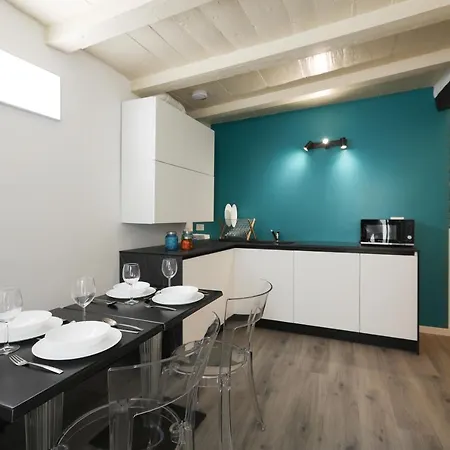 アパート Blue Sapphire Cozy Flat In Center Of City コモ