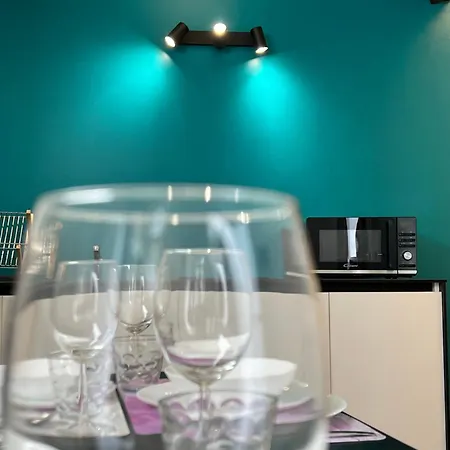 Blue Sapphire Cozy Flat In Center Of City