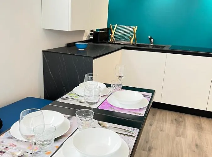 Blue Sapphire Cozy Flat In Center Of City Апартаменты *